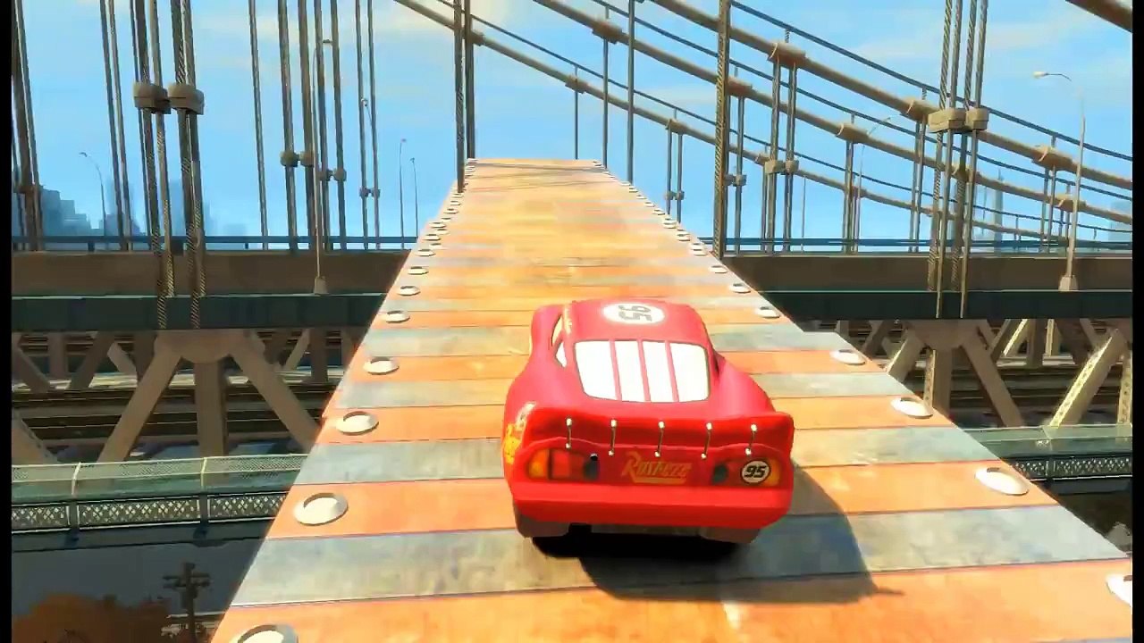 ELSA de Frozen vs Hombre Araña | Videojuego de carreras de autos Cars | Carrera en el cementerio