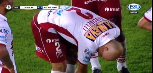 Patada asesina de Federico Mancinelli a Marlos Moreno y expulsión