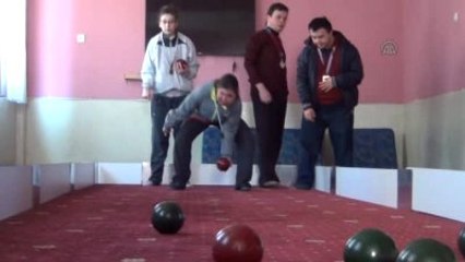 Özel Sporcular Hazer ve Özkan, Türkiye'yi Yurt Dışında Temsil Etmek İstiyor