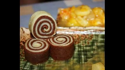 Блинные рулетики с фруктовым соусом