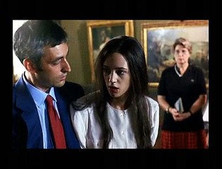 anna lose herself in paintings