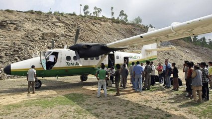 Localizan calcinado avión que había desaparecido en Nepal