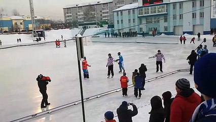 Télécharger la video: Сомали забивает гол! Хоккей с мячом