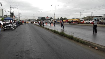 Parte de una calle socavó y genera inconvenientes con el tránsito