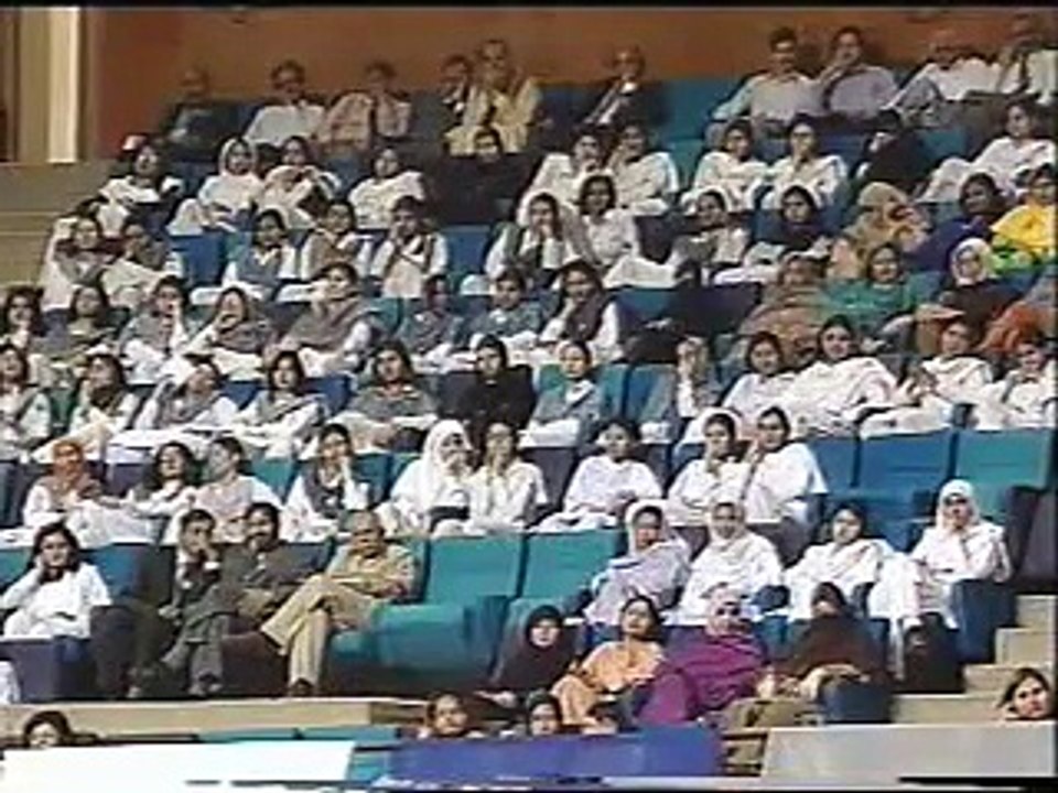 Adnan Kaka Khail BRAVE PAKISTANI in front of Pervaiz Musharaf Uniformed President