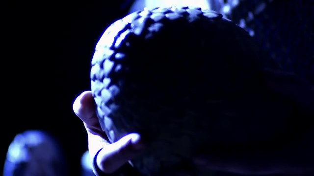 Game of Thrones Iron Throne Preview (HBO)