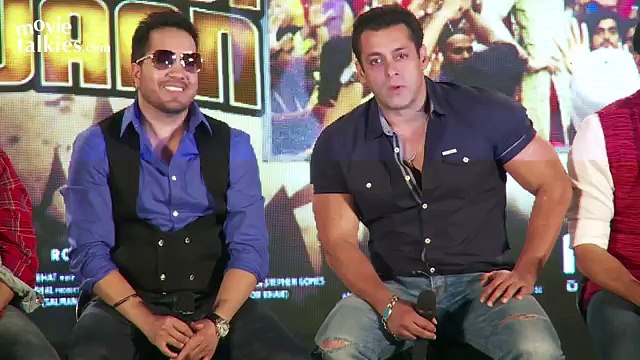 OMG_ Salman Khan Is Finally Getting MARRIED To Model Lulia Vantur - Seen Having Family Dinner - Downloaded from youpak.com