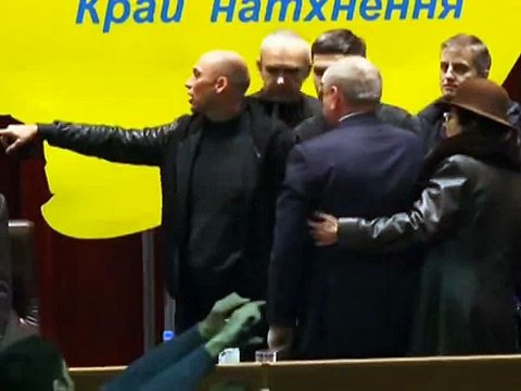 Губернатора Запорожской области Александра Пеклушенко выгнали из ОГА под крики 24 12 2014