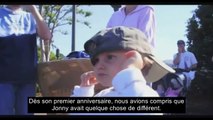 Ils ont sauvé ce chien maltraité a changé la vie de leur fils autiste. Regardez comment !