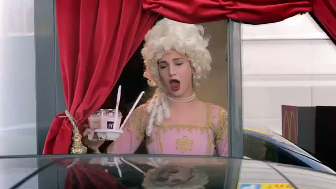 Quand les serveurs du McDonalds se lâchent au drive - 2022-2023