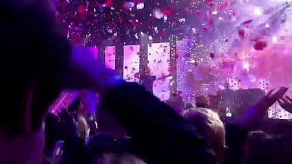 Coldplay's BRIT Awards 2016 Performance Video - WATCH NOW