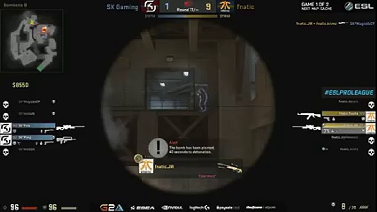 With the bomb just planted, JW makes quick work of the incoming flank.