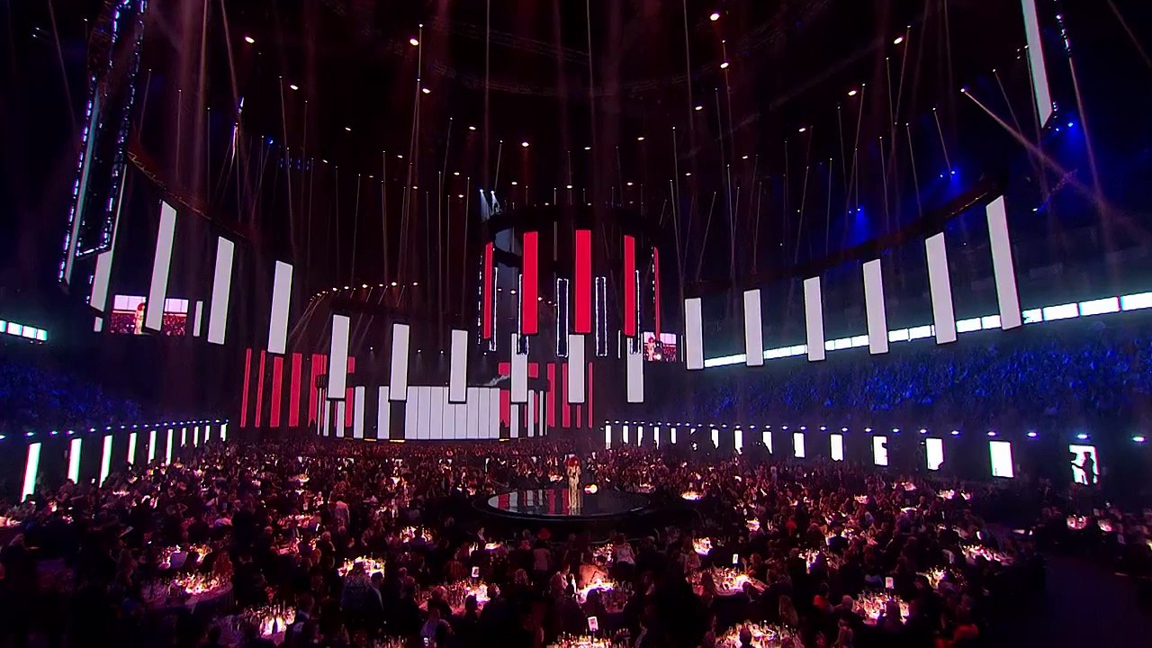 Bjork wins International Female Solo Artist _ The BRIT Awards 2016