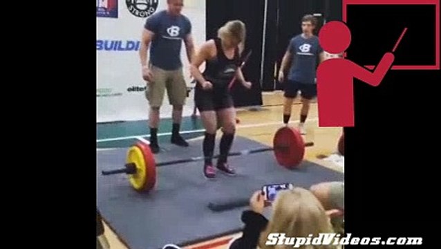 Girl Pukes While Powerlifting