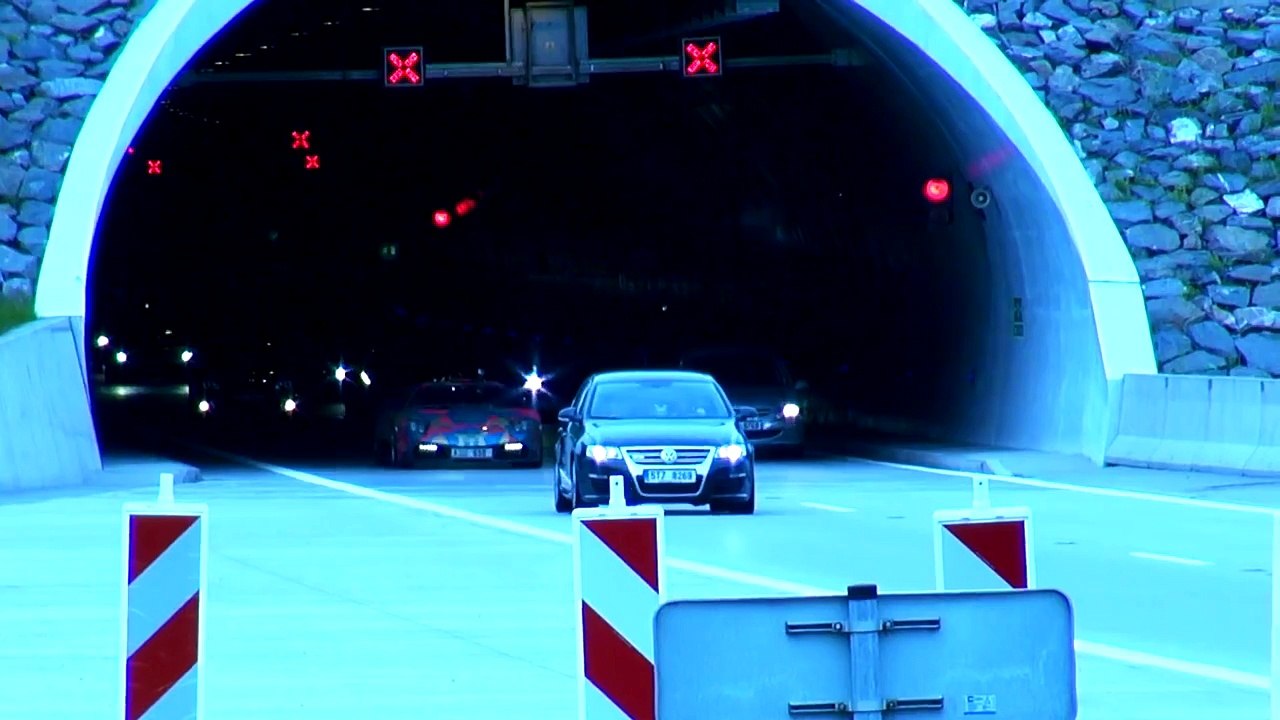 Police Chases Gumball3000 Traffic Police VW Passat R36