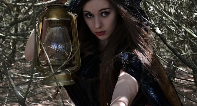 Lighting photo manipulation | photoshop tutorials | photo effects