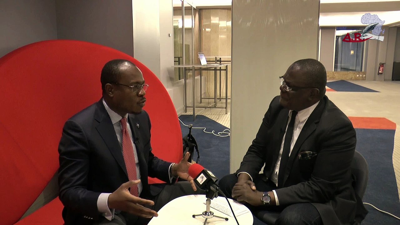 Les Yeux dans le Yeux  : Delly SESANGA répond aux questions d'actualité de Roger BONGOS au Press Club de France à Paris