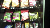 How to hack a vending machine for money or snacks!!! Working 2016