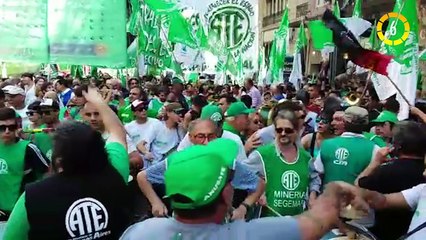 In 60 Seconds: Thousands Protest Macri's Neoliberal Policies in Argentina