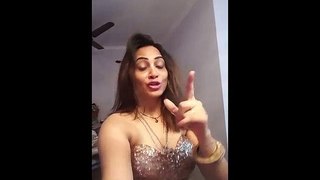 Indian Actress Arshi Khan's Vulgar Message to Shahid Afridi -Follow channel