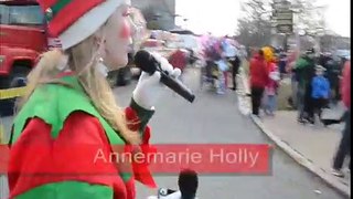 Start of the 2013 Holiday Parade Jingle Run   December 7 2013