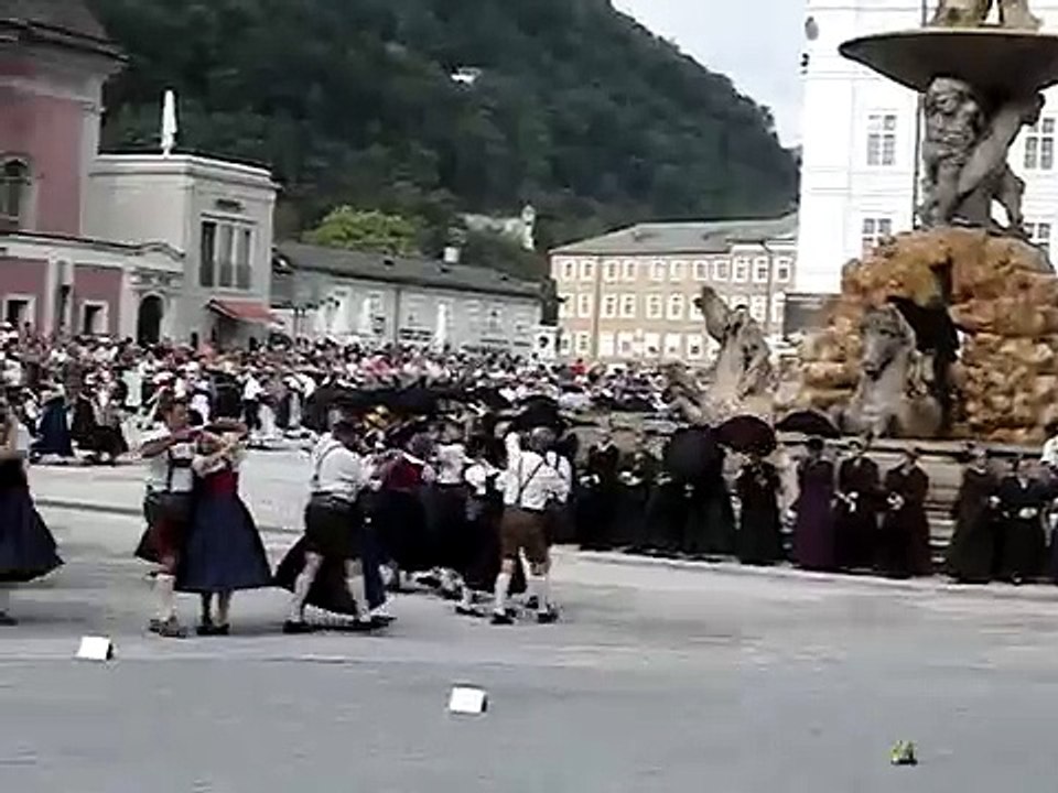 Vídeo 12 - Apresentação de dança típica em Salzburg