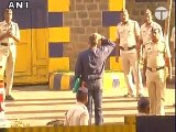 Sanjay Dutt is Set Free - Watch how He Kisses the ground and salutes the Jail