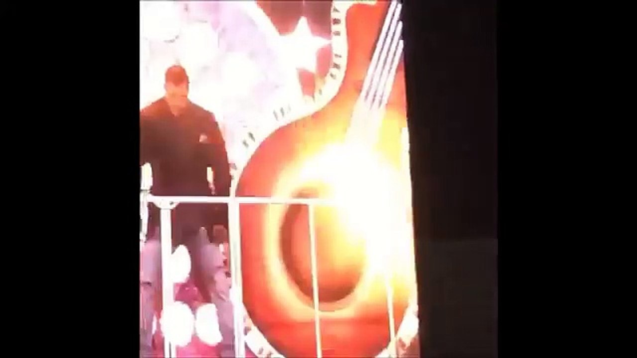 Salman Khan's Dance Performance at Da-Bang Concert