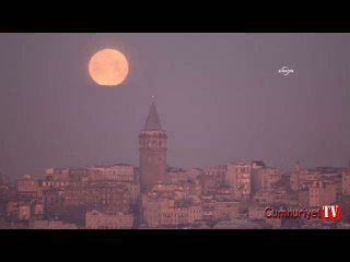 Galata ile Ay, bu kez mavi saate buluştu