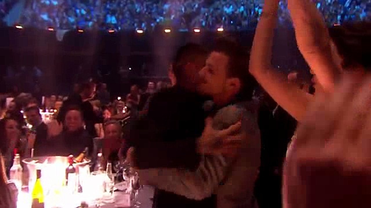 'Drag Me Down' by One Direction wins British Artist Video of the Year _ The BRIT