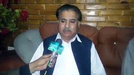 District Charsadda k Sadar ne Marvi Memon ko Khari Suna dyin!