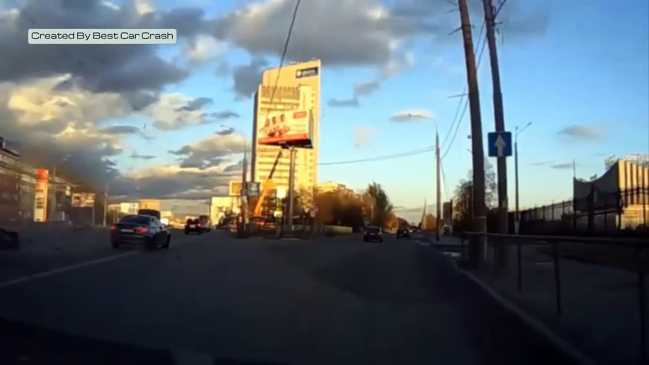 Самые Страшные Аварии на дорогах Подборка 2013 NEW (Part 4) Car Crash Compilation 2013 NEW