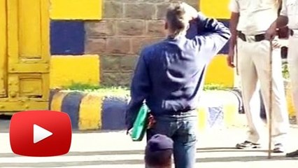 Sanjay Dutt HEART TOUCHING SALUTE To National Flag In Yerwada Jail