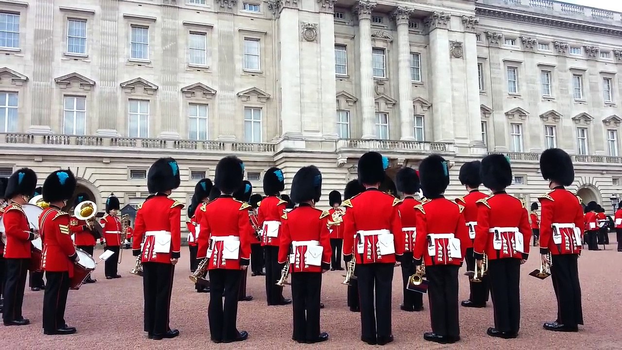 Game of Thrones theme song played by the Queens guards