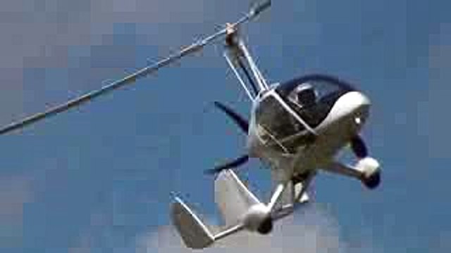 Autogire 34AKE takeoff,low passage & landing at Millau Larzac LFCM