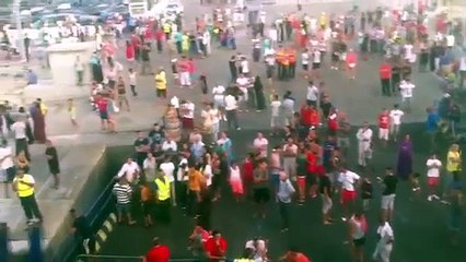 مهاجرون عالقون في الميناء المتوسطي يحاصرون باخرة