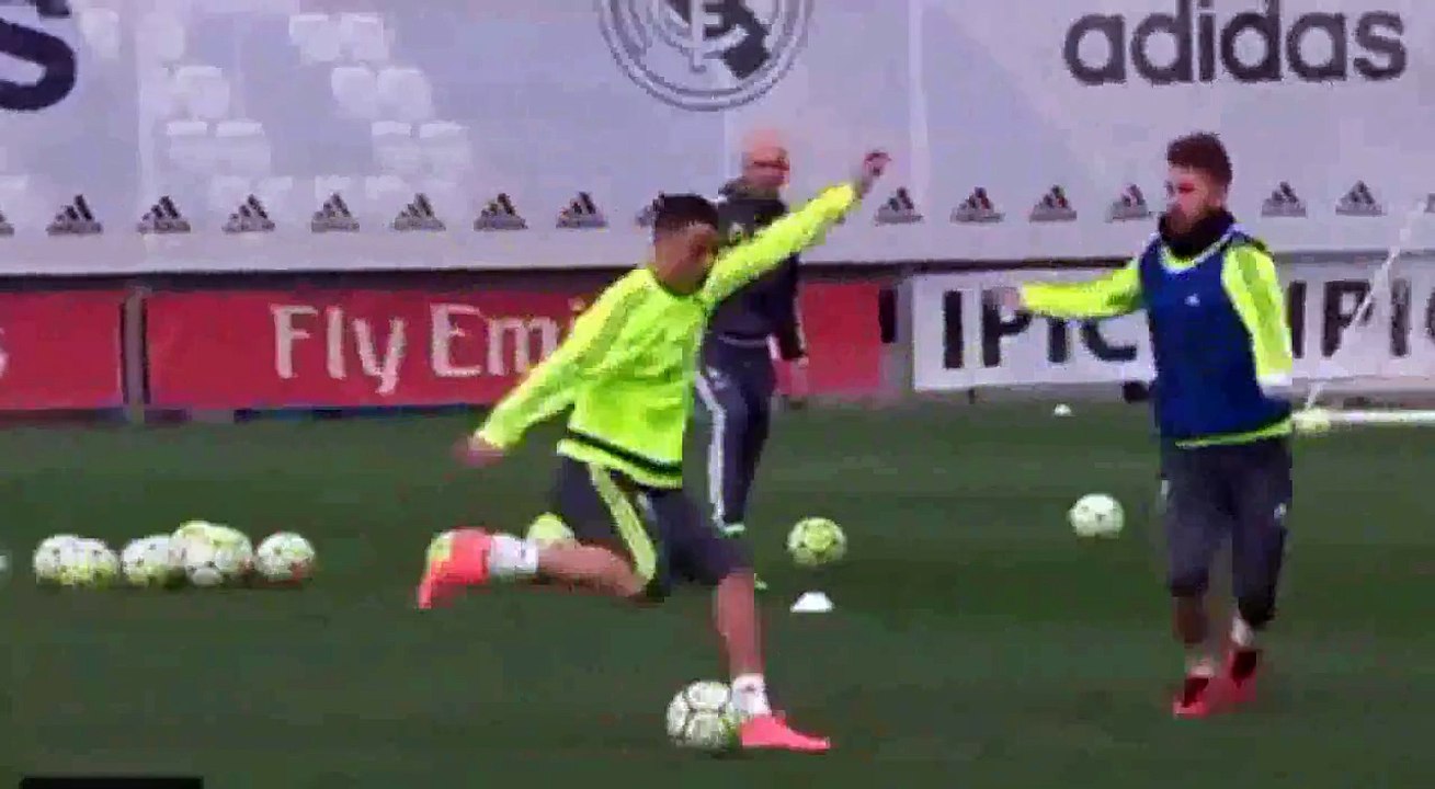 Cristiano Ronaldo #Amazing skills vs Sergio Ramos during training