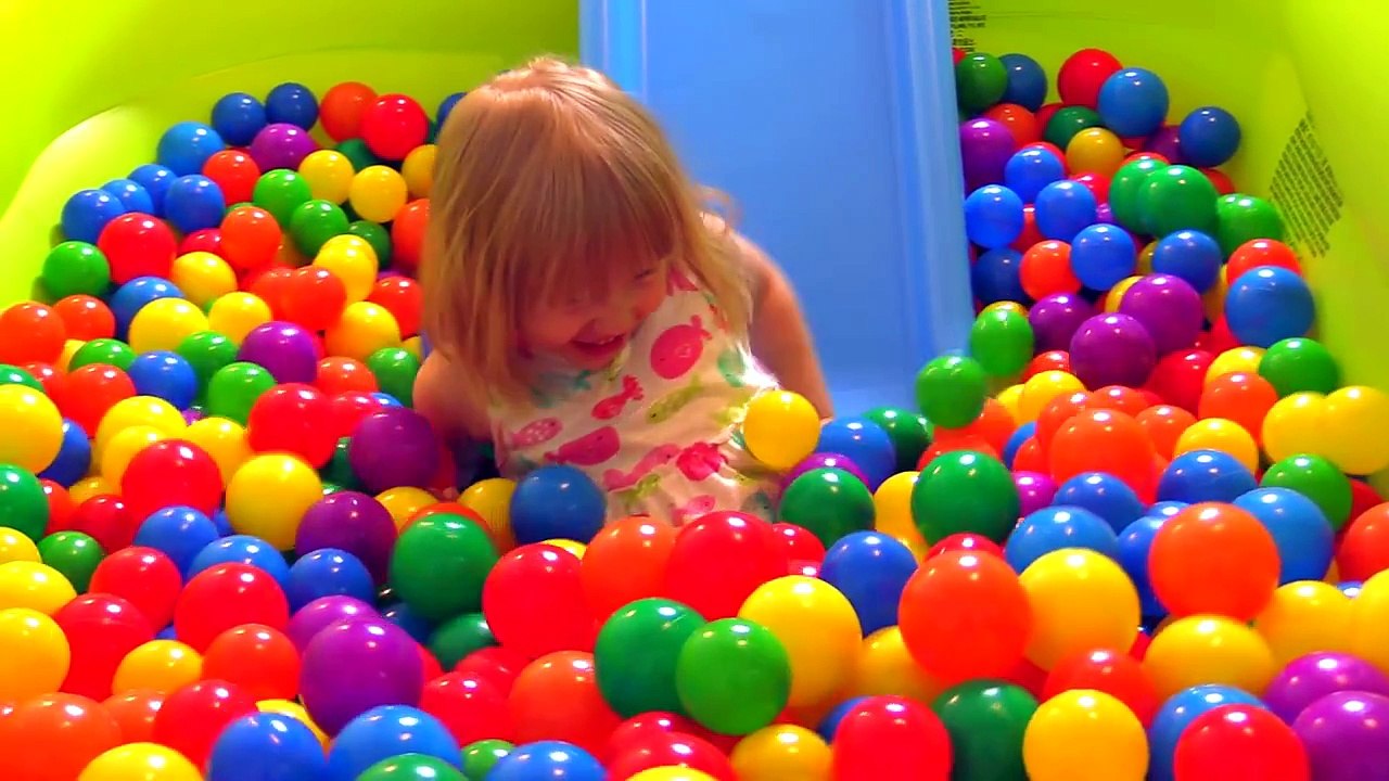 "The Ball Pit Show" for learning colors -- childrens educational video