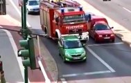 Driver Hits Fire Truck İntentionally Blocking Lanes