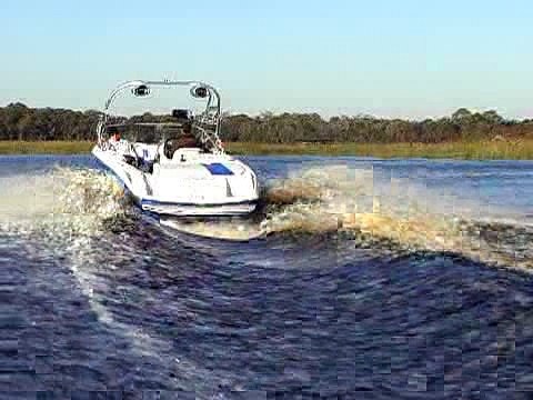 Crossover Nautique 211 Wakes