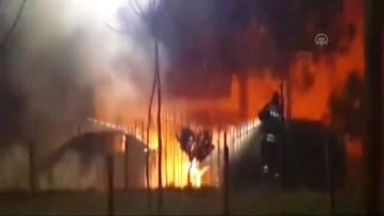 Park Halindeki İki Otomobil Kundaklandı