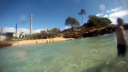 Oahu- Electric Beach body surfing friends