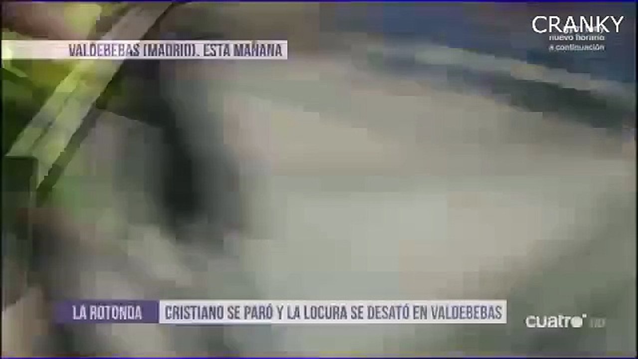 Cristiano Ronaldo Signs Autograph For Girl And She Starts Crying (25-02-2016)