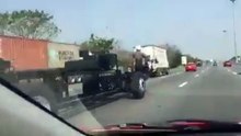 Jazda ulicą na samym podwoziu autobusu / Mad Max in real life