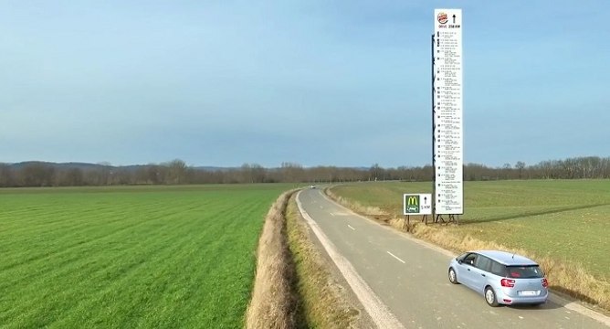 McDonald's trolle Burger King avec un panneau directionnel