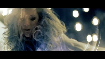 Papa Roach - Gravity (feat. Maria Brink) (Official Video)