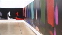 Las 'Sombras' del artista Andy Warhol llegan al Guggenheim Bilbao