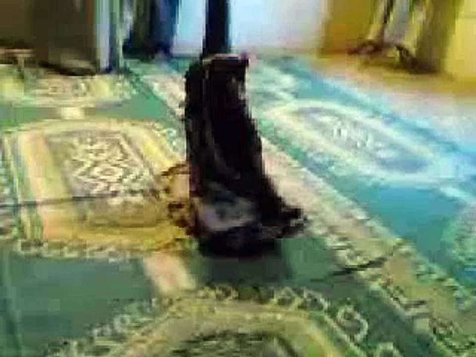 Jin praying in Mosque you can not beleive
