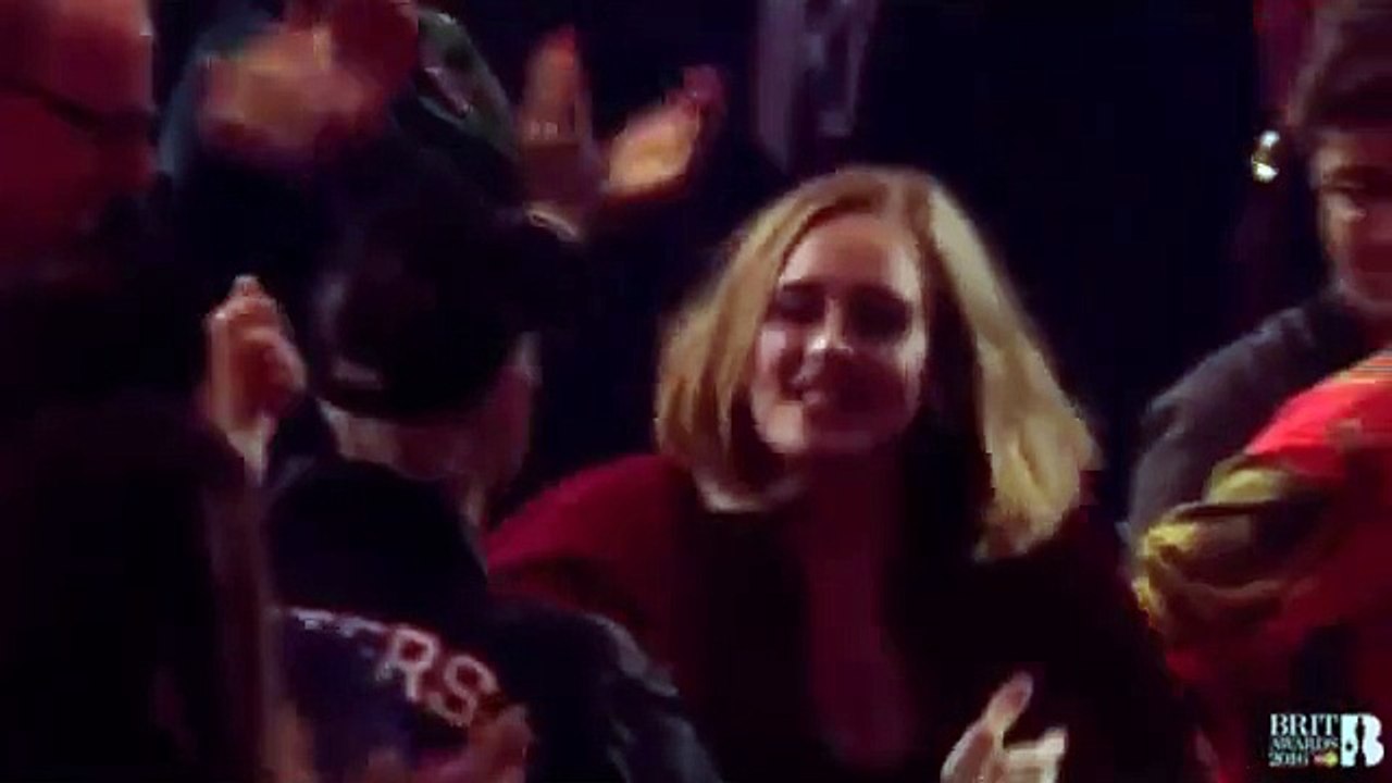 Adele & Justin Bieber Caught Kissing at Brit Awards 2016