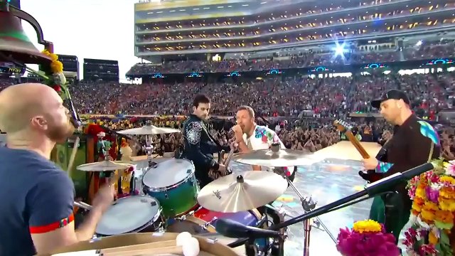 Taylor Swift Disses Harry Styles During VMA Speech!